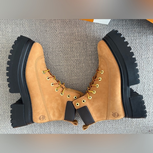 Timberland Sky 6-Inch Lace-Up Boots – Size 9 - Picture 12 of 14